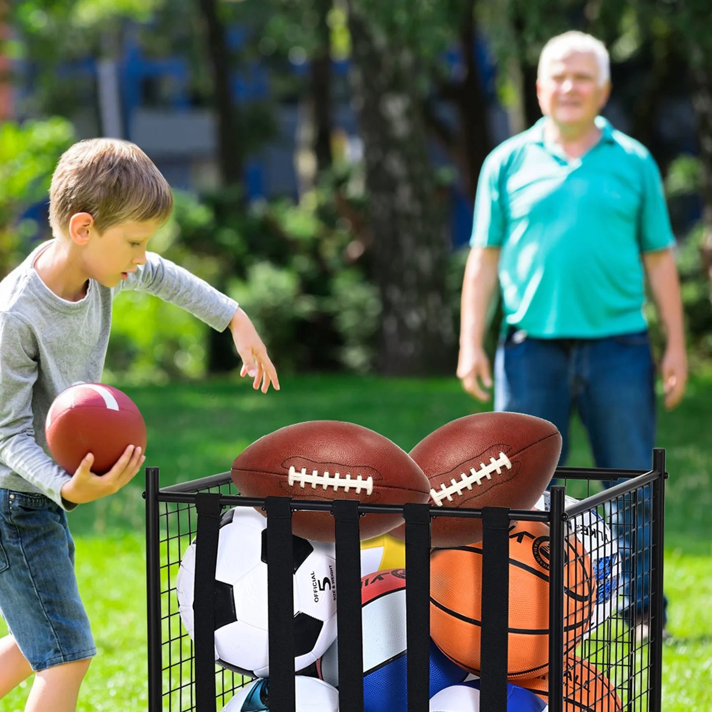 Carro de almacenamiento VEVOR para balones de fútbol, con cierre y correas elásticas, ideal para garajes, colegios y gimnasios.
